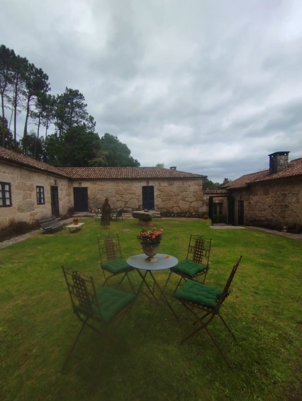 Instagram post from potirincon. This post is in position 1.